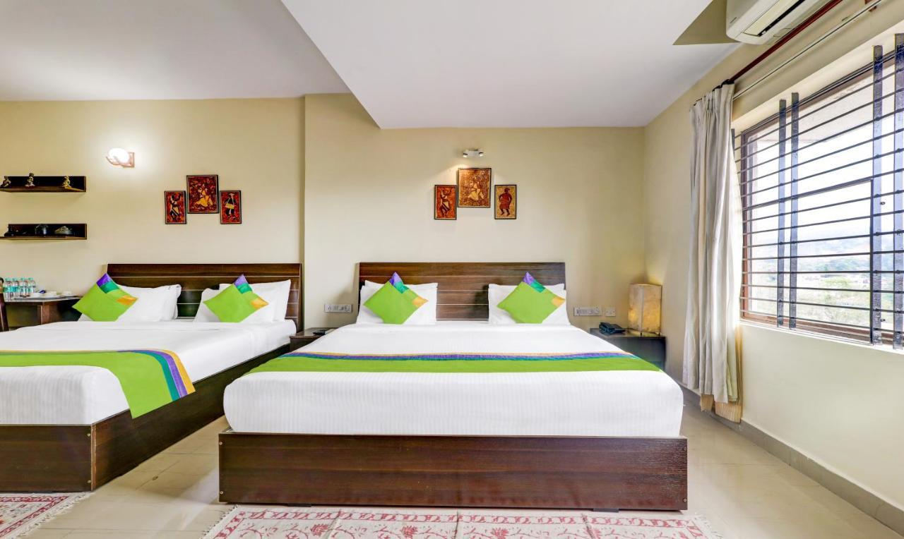 Treebo Trend Fort Mercara Nearby Madikeri Fort Exterior photo